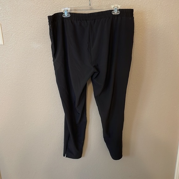 Tentree Hiking Pants. Black size XL. - Picture 2 of 5